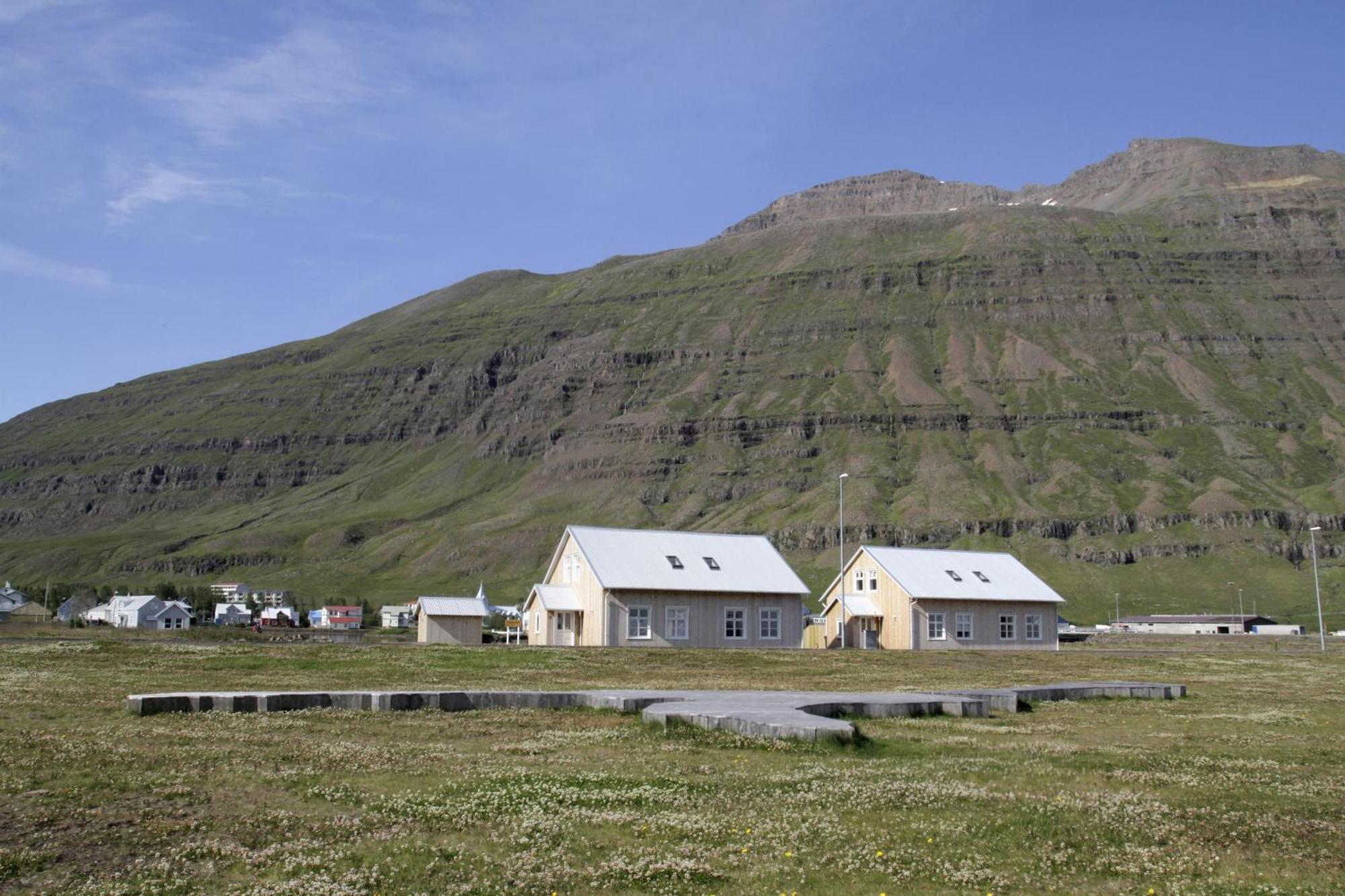 Lonsleira Apartments Seyðisfjörður الغرفة الصورة