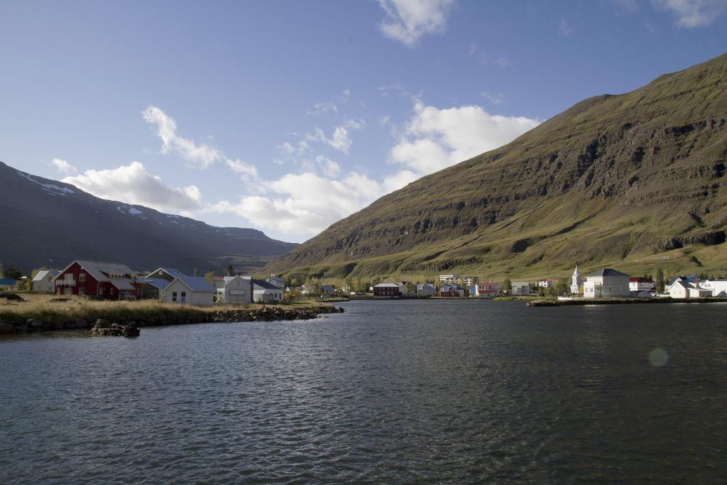 Lonsleira Apartments Seyðisfjörður الغرفة الصورة