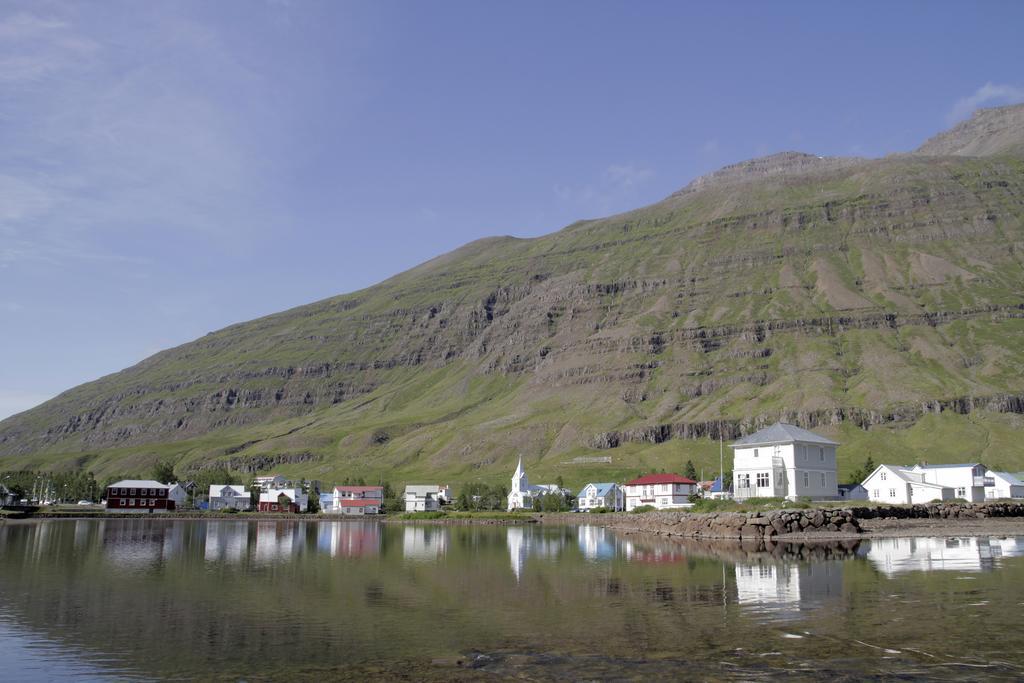 Lonsleira Apartments Seyðisfjörður الغرفة الصورة