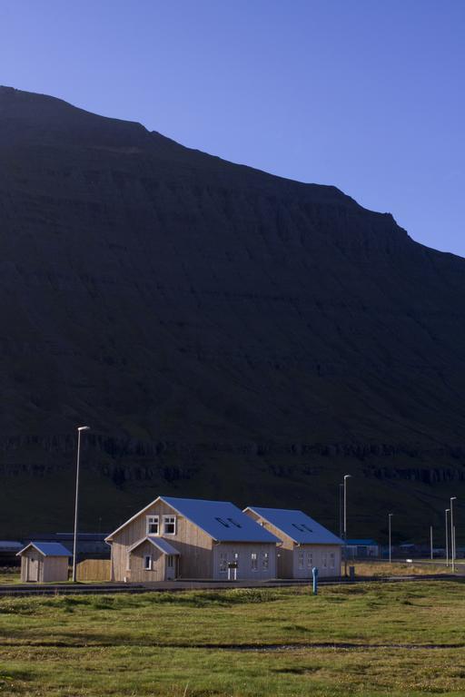 Lonsleira Apartments Seyðisfjörður الغرفة الصورة