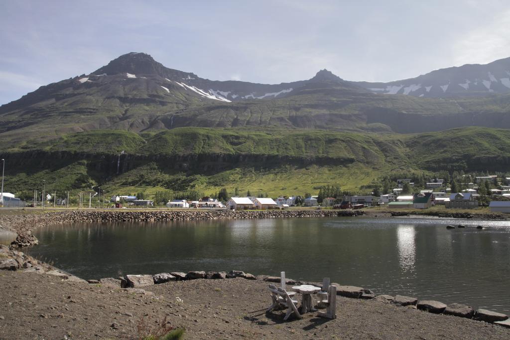 Lonsleira Apartments Seyðisfjörður الغرفة الصورة