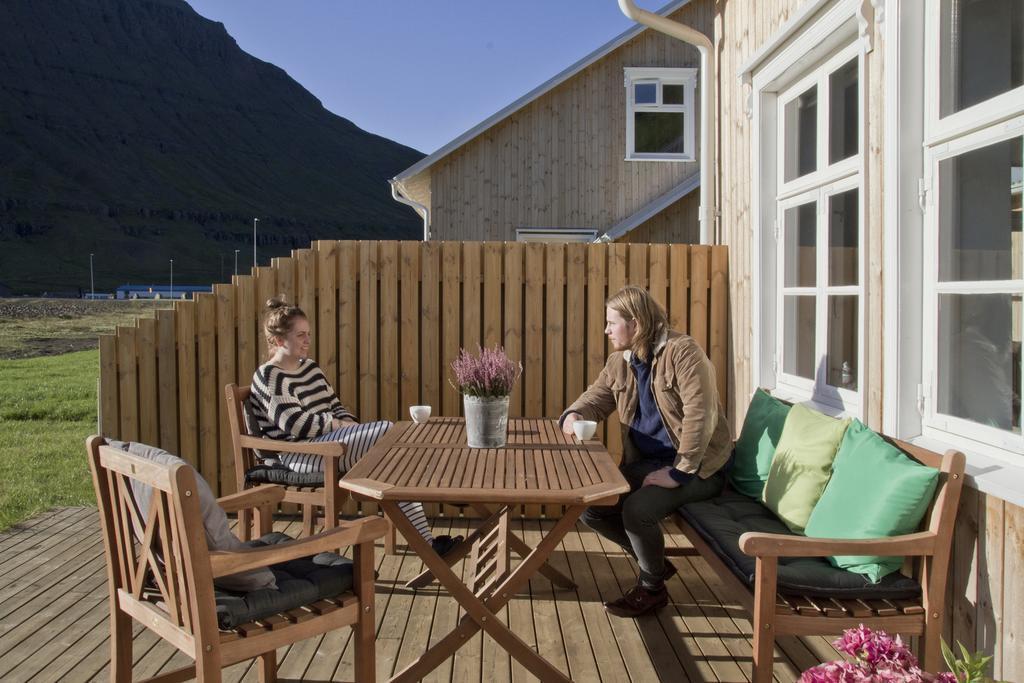 Lonsleira Apartments Seyðisfjörður الغرفة الصورة